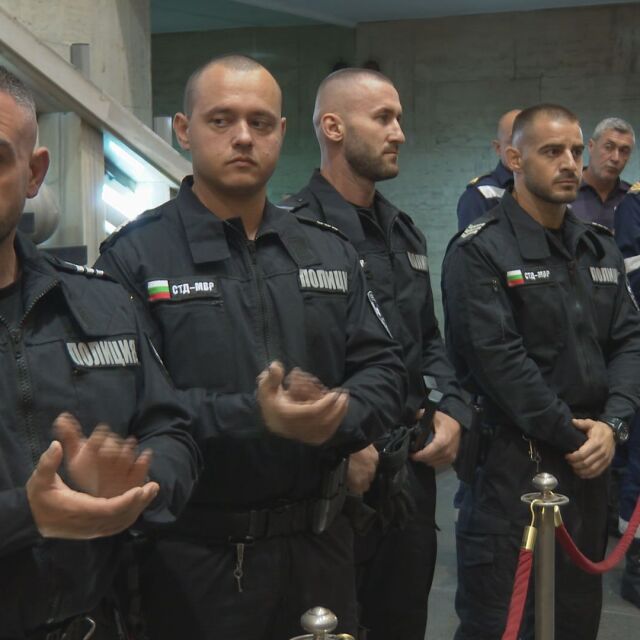 Спасителите от Царево: МВР награди полицаи и пожарникари от акциите по време на бедствието