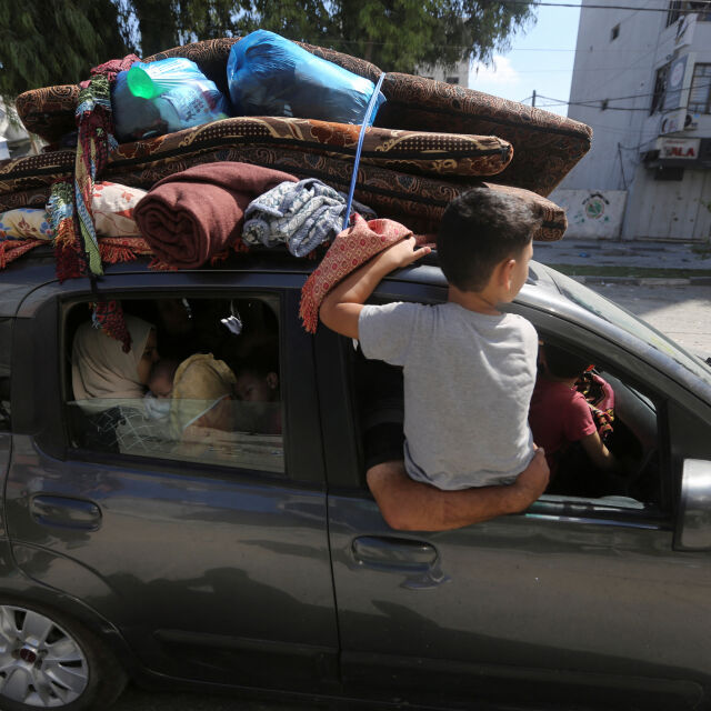 1 милион души и само една магистрала: Палестинци бягат след предупреждението от Израел (СНИМКИ и ВИДЕО)
