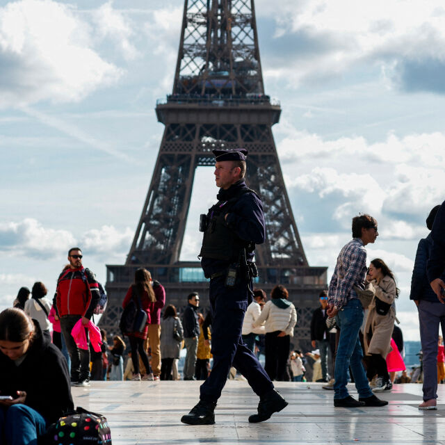 Франция остава в най-висока степен на тревога за терористични атентати