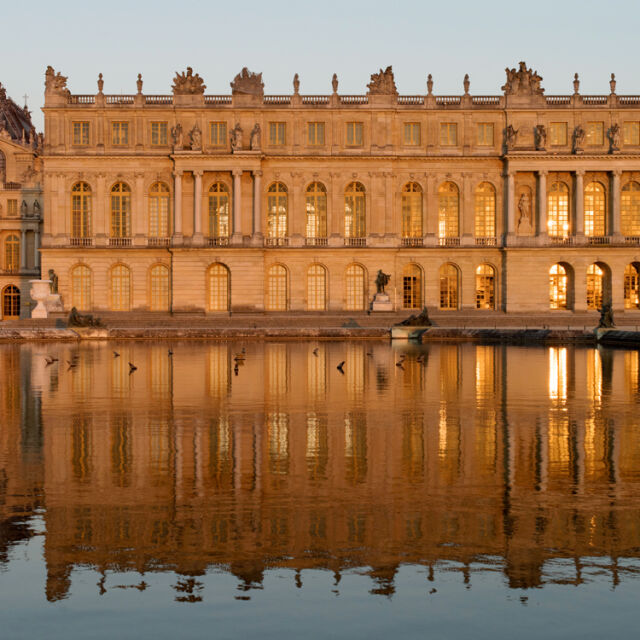 Евакуираха Версайския дворец заради бомбена заплаха (ВИДЕО)