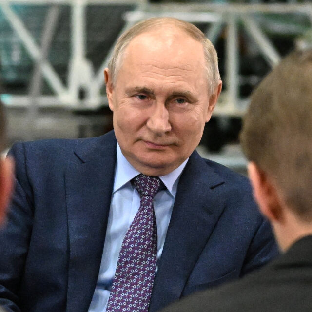 Путин пристига в Близкия изток, за да разговаря за петрола със саудитския престолонаследник