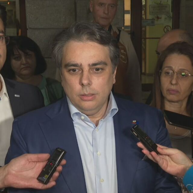 Асен Василев: Получих мотивиран отказ, не успях да гласувам