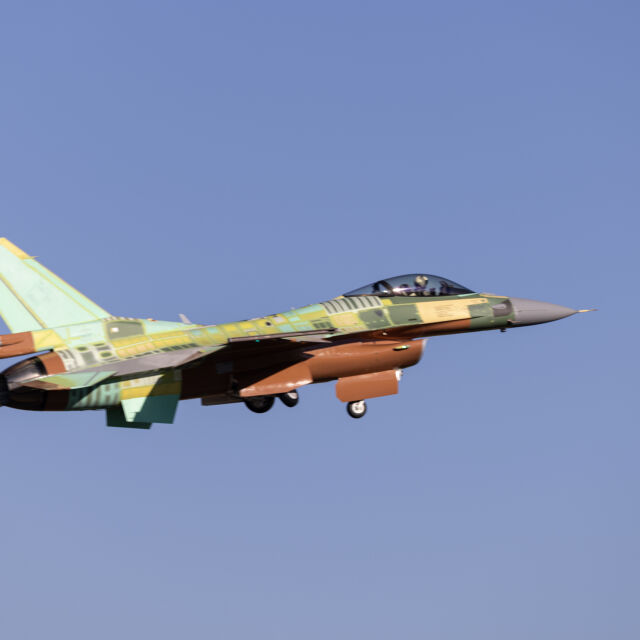 ПъPBияT бългaPcKи и3TPeбиTeл F-16 Block 70 бe TecTBaH B пoлeT (BИДEO, CHИMKИ) 