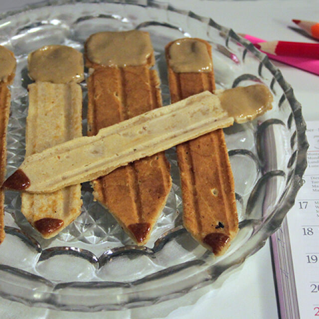 Закуска за ученика - палачинкови моливчета (РЕЦЕПТА+СНИМКИ)