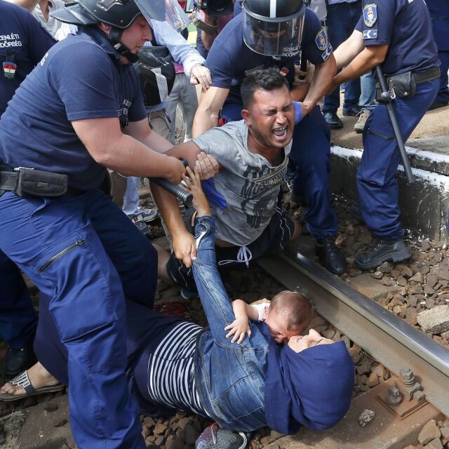 Продължава бежанският хаос в Унгария