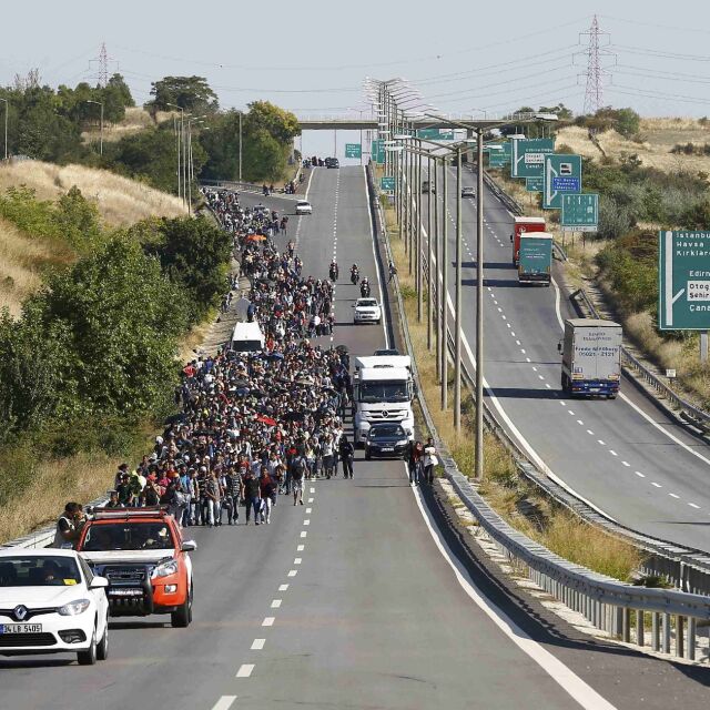 Бежанците освободиха магистралата край Одрин