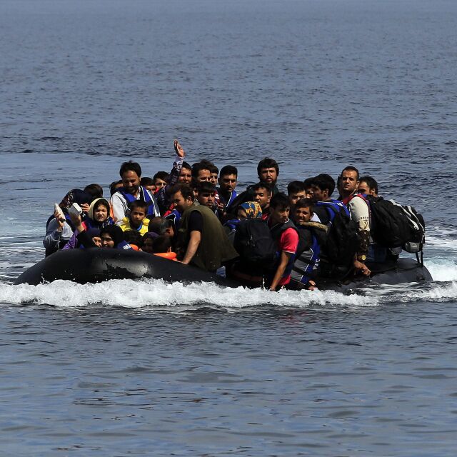 218 000 мигранти прекосили Средиземно море за месец