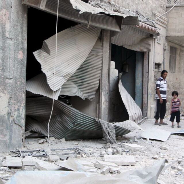 Хуманитарна помощ влиза в обсадените сирийски градове