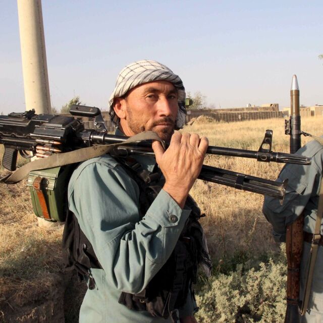 Афганистанската армия с контраофанзива срещу талибаните, за да си върне Кундуз