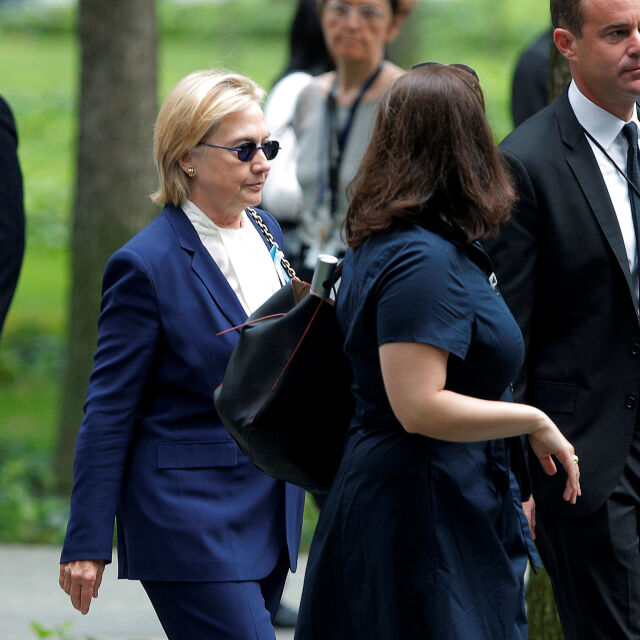 Хилари Клинтън се почувства зле на годишнината от атентатите в САЩ (ВИДЕО)