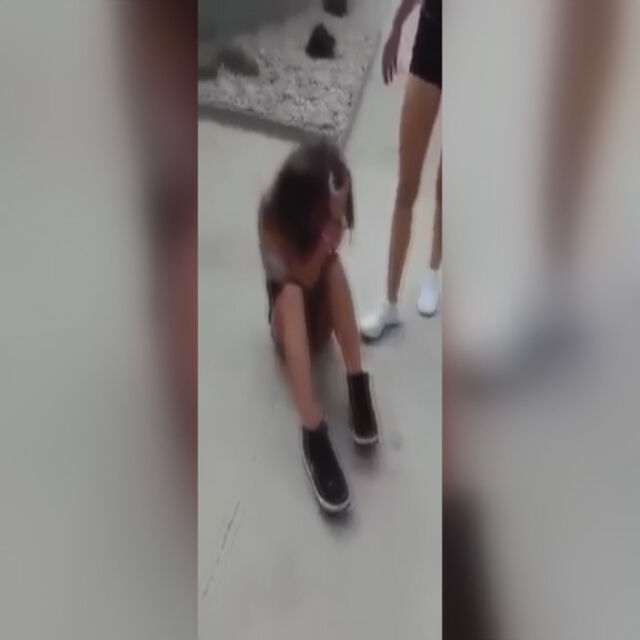 Клип показва нов фрапиращ случай на агресия между деца