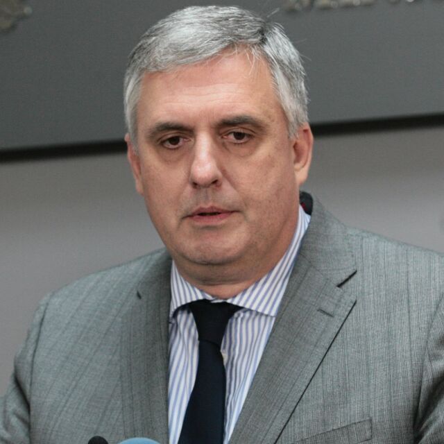 АБВ обяви своя кандидат-президент: Ивайло Калфин