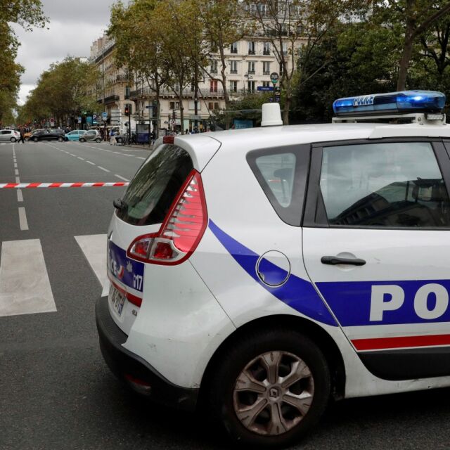 Задържаха две тийнейджърки за подготвян атентат в Ница