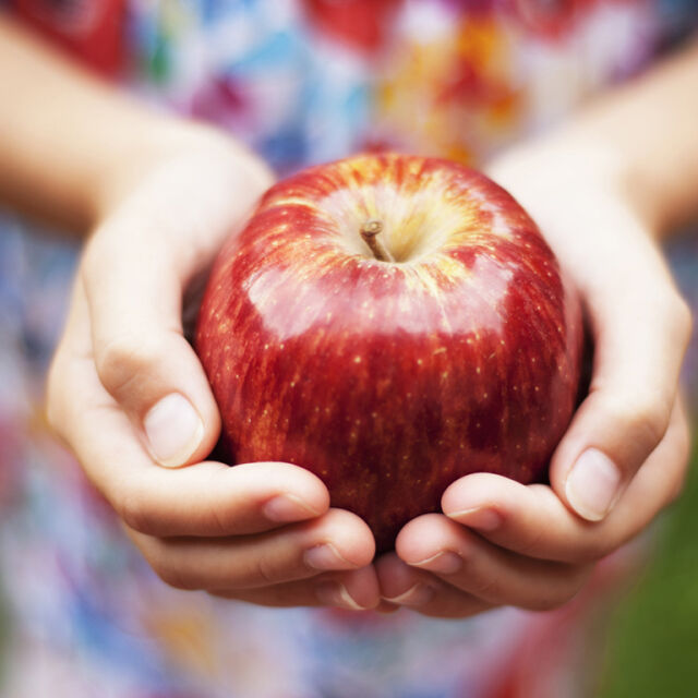 Ябълкa дневно пази от 5 вида рак