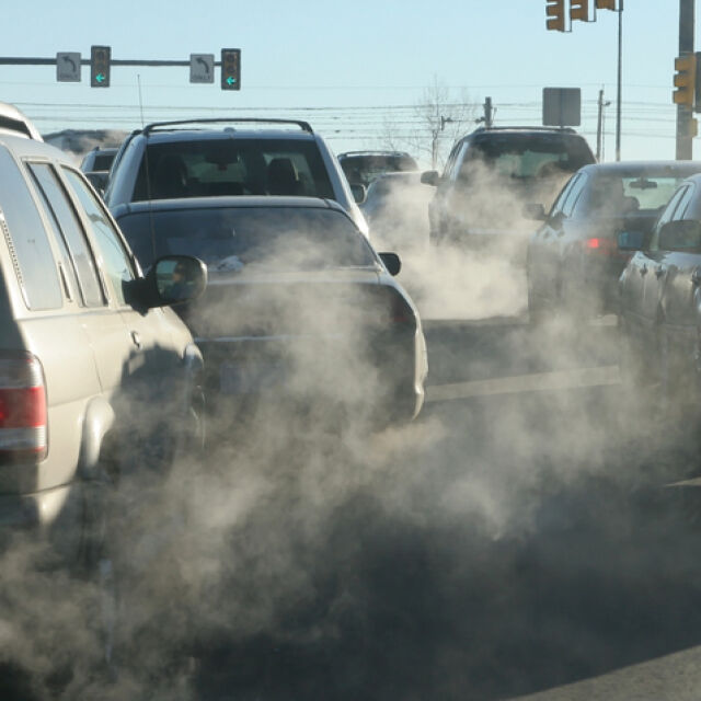 КАТ ще изпраща писма на шофьорите с най-замърсяващите въздуха коли
