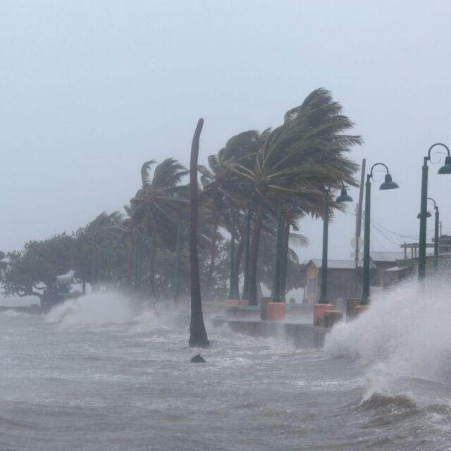 Тропическата буря "Мария" може да удари острови, опустошени от "Ирма"