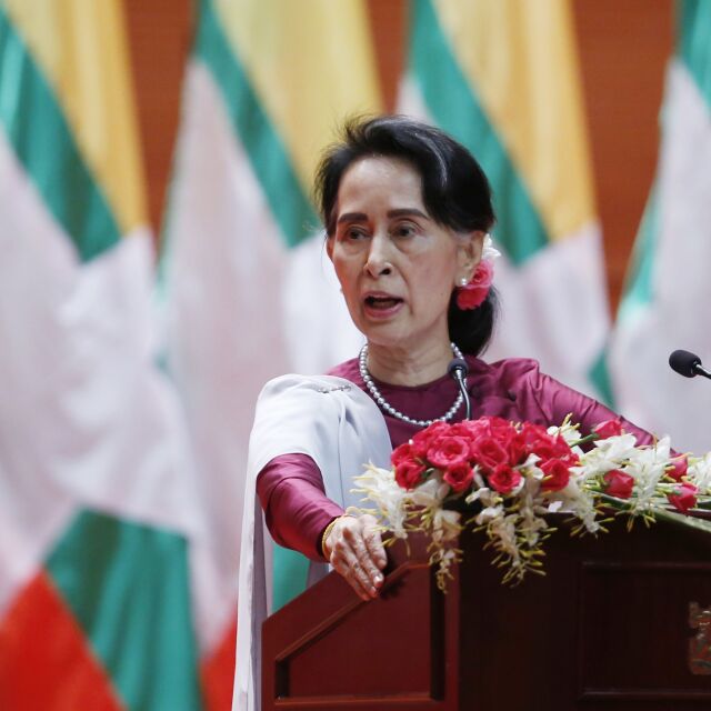 Лидерът на Мианмар: Чуждите дипломати не ни разбират за рохингите