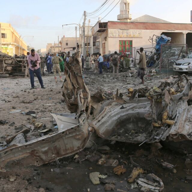 Атентат в Могадишу взе 10 жертви