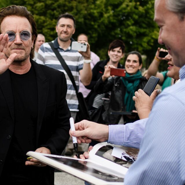 Боно изгуби гласа си и прекъсна концерта на U2 в Берлин