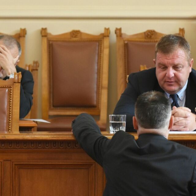 Каракачанов: Ако министерските оставки бъдат внесени, би следвало да се подкрепят