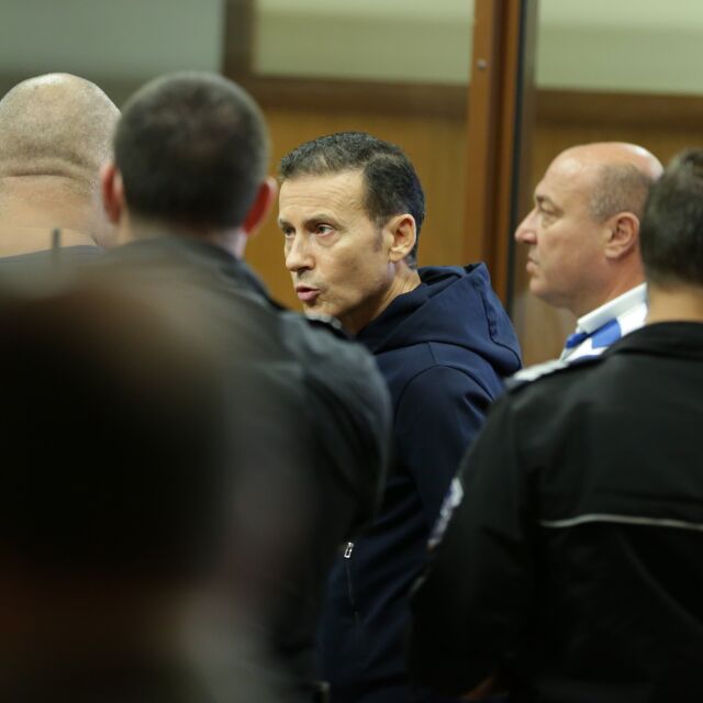 Миню Стайков остава в ареста