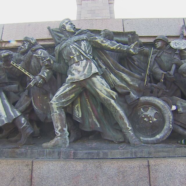 Нова кофа боя за Паметника на съветската армия