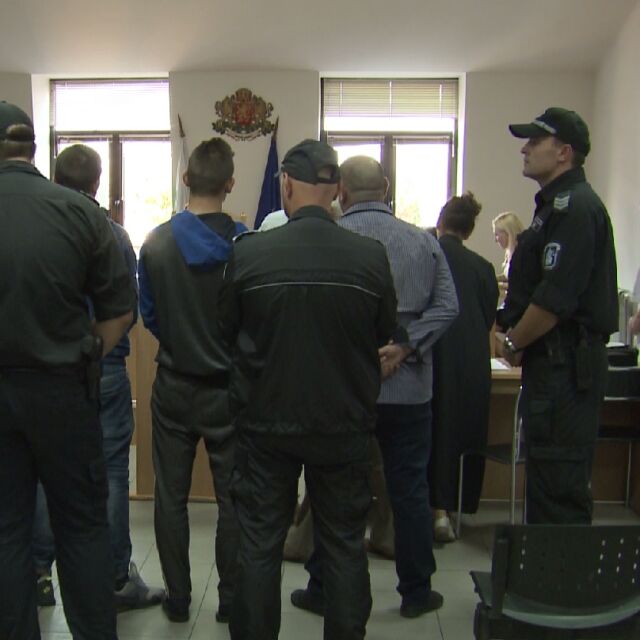 Двама от задържаните за обира на Роженския манастир остават в ареста