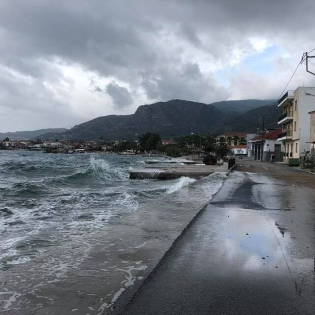 Трима души са изчезнали в Гърция по време на мощната буря 