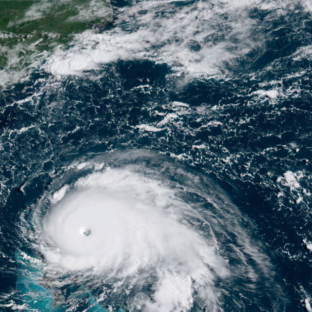 Ураганът "Дориан" връхлетя Бахамите