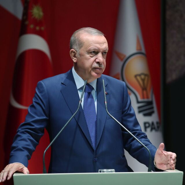 Експерт: Ердоган може и да пусне бежанци към Европа