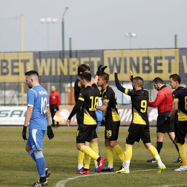 Футболистите на "Ботев" Пловдив преминават тестове за лоялност 