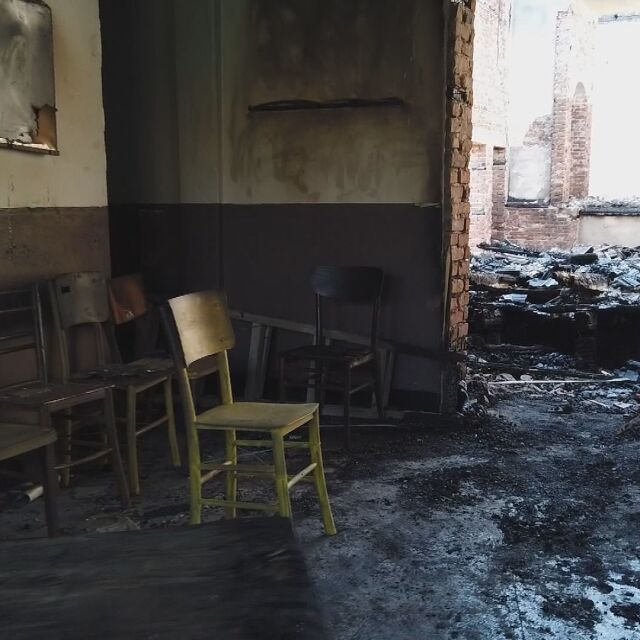 Стартира дарителска кампания на книги за изгорялото читалище в село Катрище