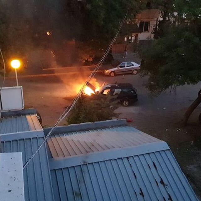 Кола се самозапали в Пловдив