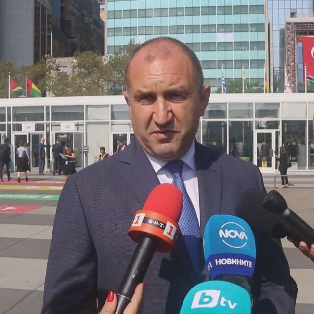 Президентът Радев иска задължително отпадане на американските визи за българи