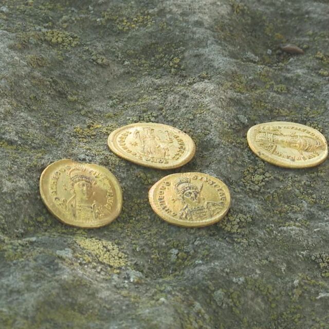 Златно съкровище: Какви монети откриха археолозите край Девня?
