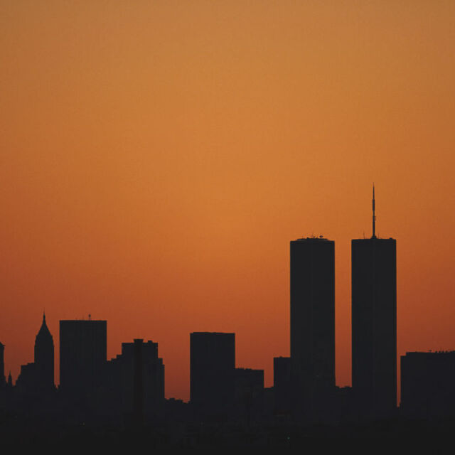 Ню Йорк 19 години след кулите близнаци: Общото между трагедията и пандемията