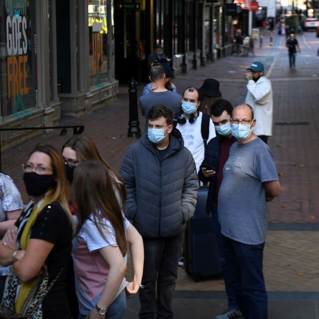 В Ирландия затягат мерките срещу коронавируса 