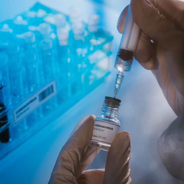 Китай извършва изпитания с 11 ваксини за коронавирус