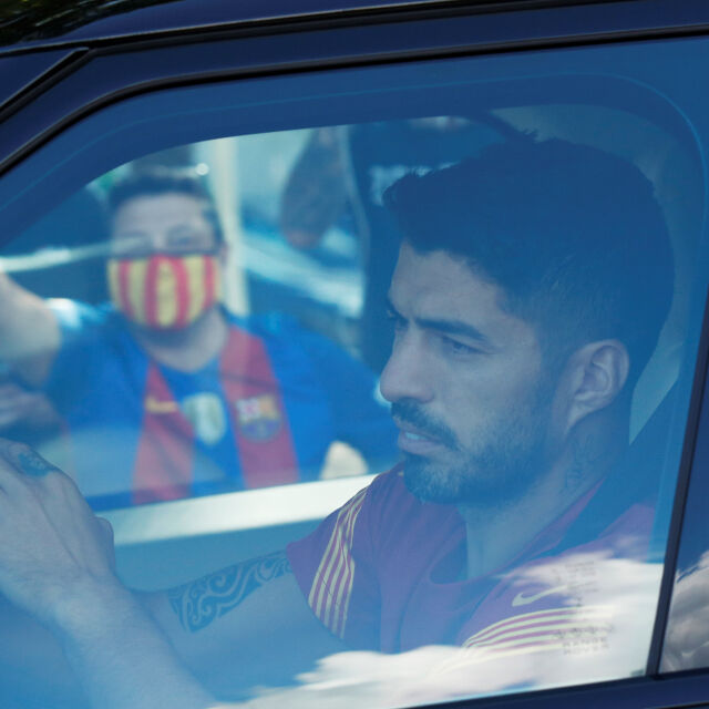 Суарес се сбогува емоционално с "Барселона" (ВИДЕО)