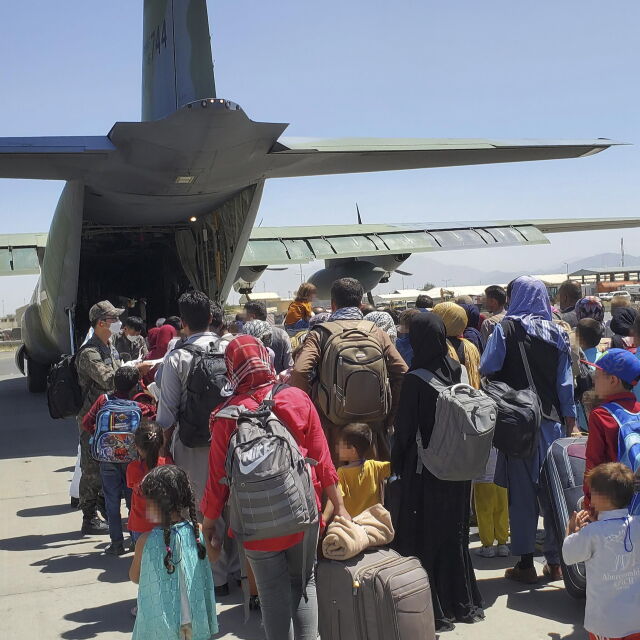 34 афганистанци сме евакуирали в България