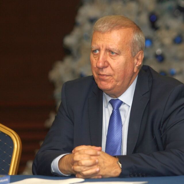 Александър Томов се кандидатира за президент 