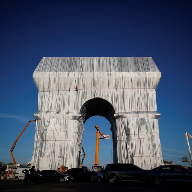 Опаковането на Триумфалната арка сбъдна още една българска мечта