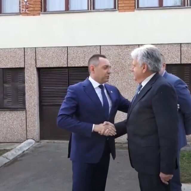 Рашков на среща със сръбския си колега: Страните ни няма да са "паркинг на мигранти"