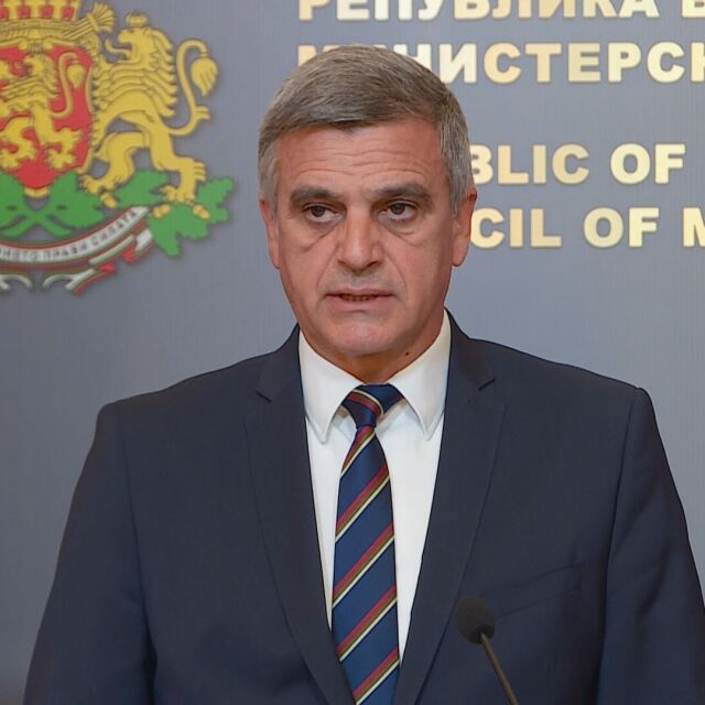 Служебният премиер Стефан Янев отговаря на въпроси на гражданите