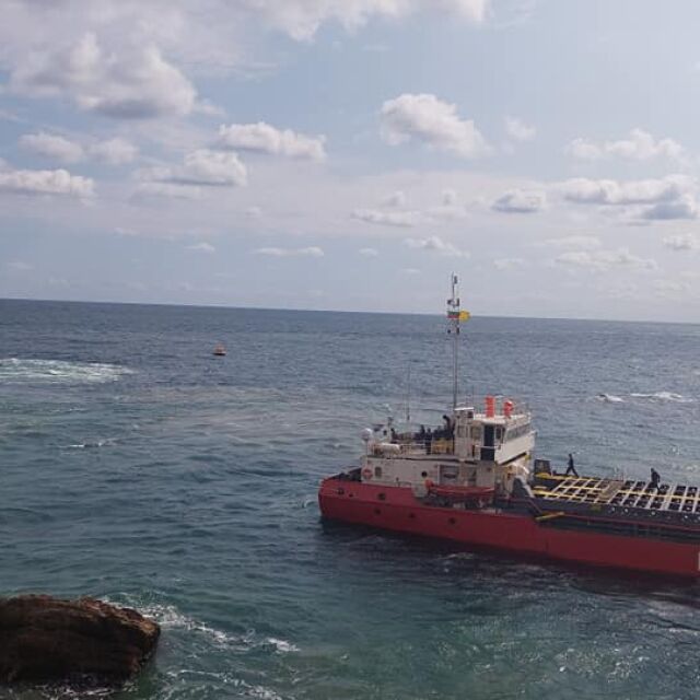 Прекратиха акцията по изтеглянето на кораба край Камен бряг 
