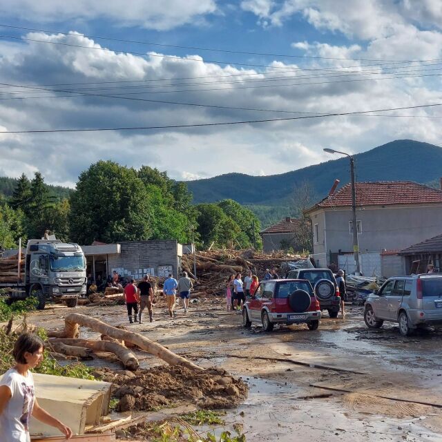 След потопа в село Слатина (ГАЛЕРИЯ)