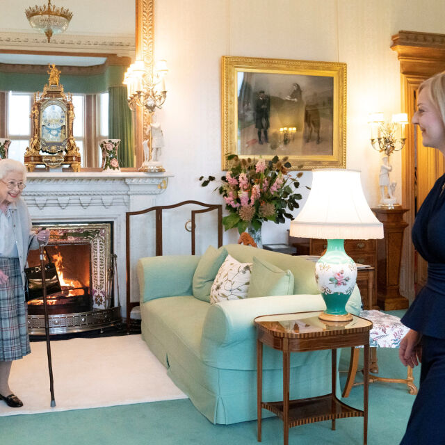 Елизабет II назначи Лиз Тръс за премиер на Великобритания