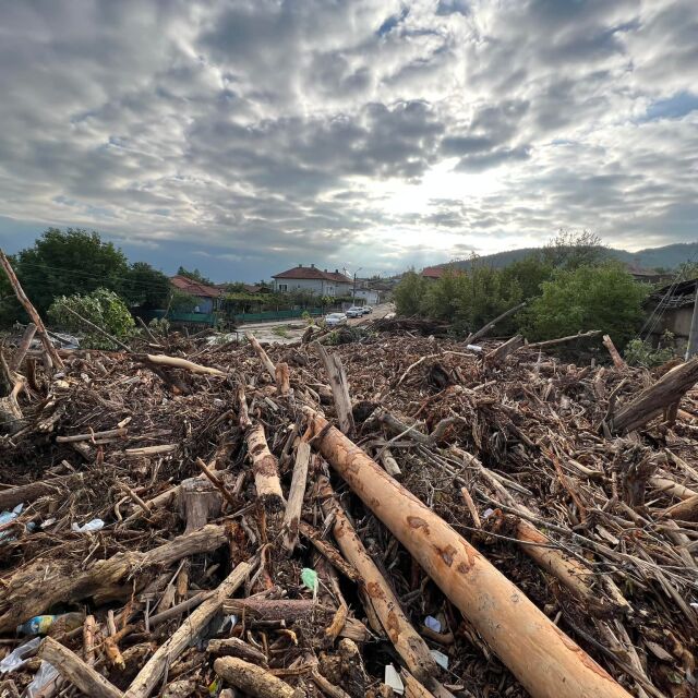  Карловско още не се е възстановило от потопа през 2022 година, само че парите свършиха 