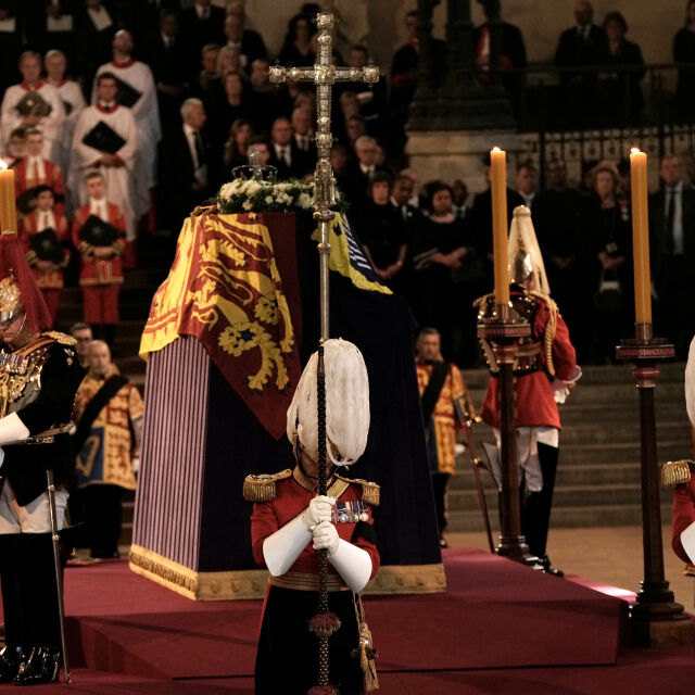 Започва националното поклонение пред покойната Елизабет II
