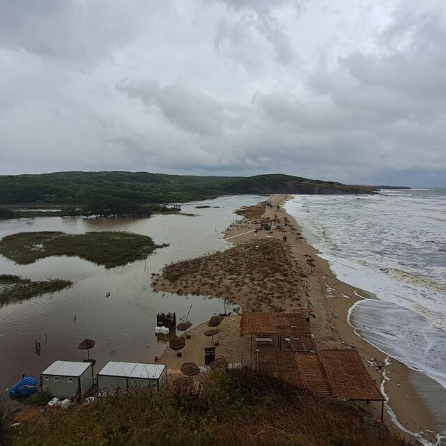  Препоръчват да не се ползват плажовете в засегнатите от наводнения райони по Черноморието